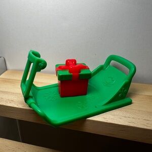 Littlest Pet Shop Sleigh Sled and Present Red Green Christmas Current Generation
